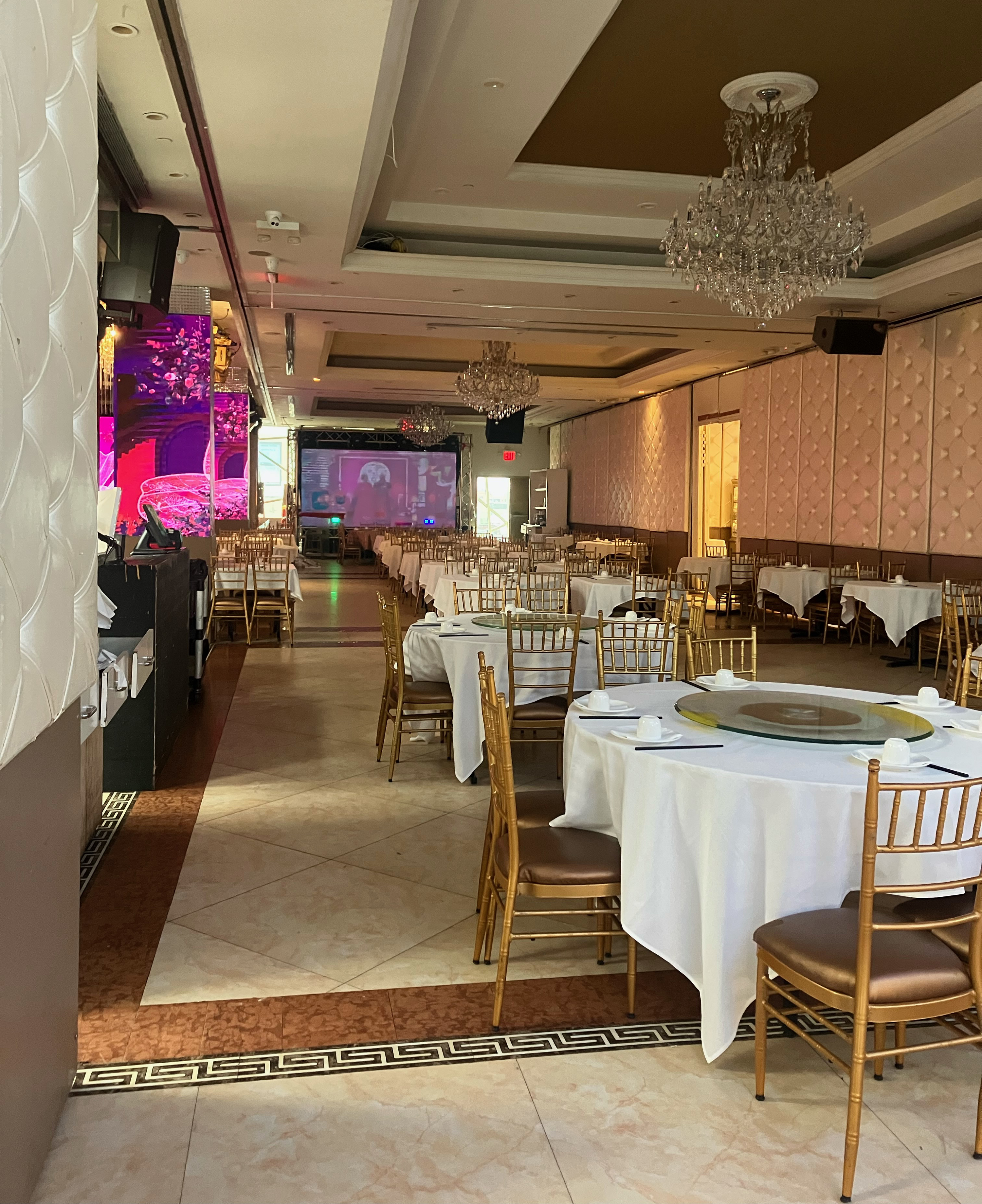  Inside a Cantonese dim sum restaurant in Flushing, New York.